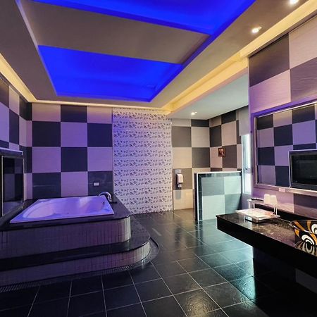 Wei Feng Exquisite Motel Pintung Branch Pingtung Exterior photo