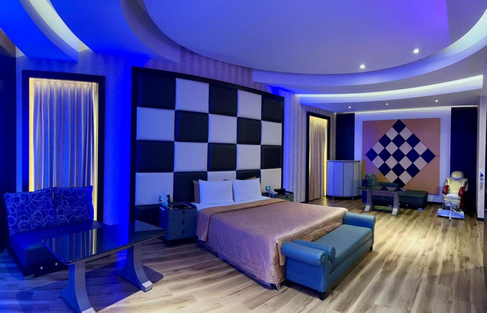 Wei Feng Exquisite Motel Pintung Branch Pingtung Exterior photo
