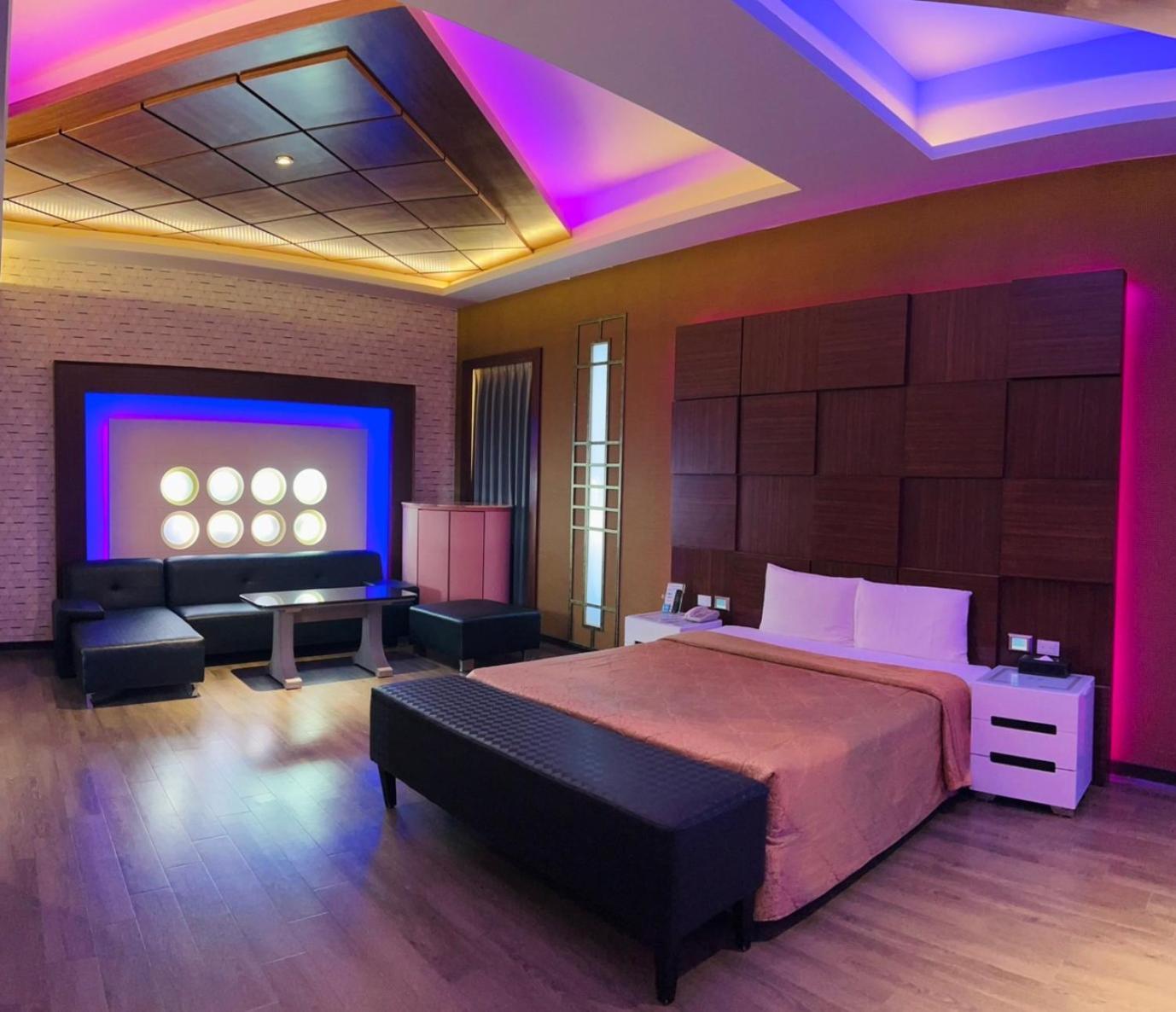 Wei Feng Exquisite Motel Pintung Branch Pingtung Exterior photo